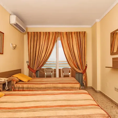 Stella Maris فندق 3*